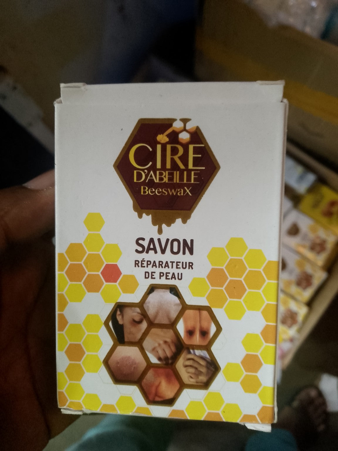 🍯 SAVON À LA CIRE D'ABEILLE